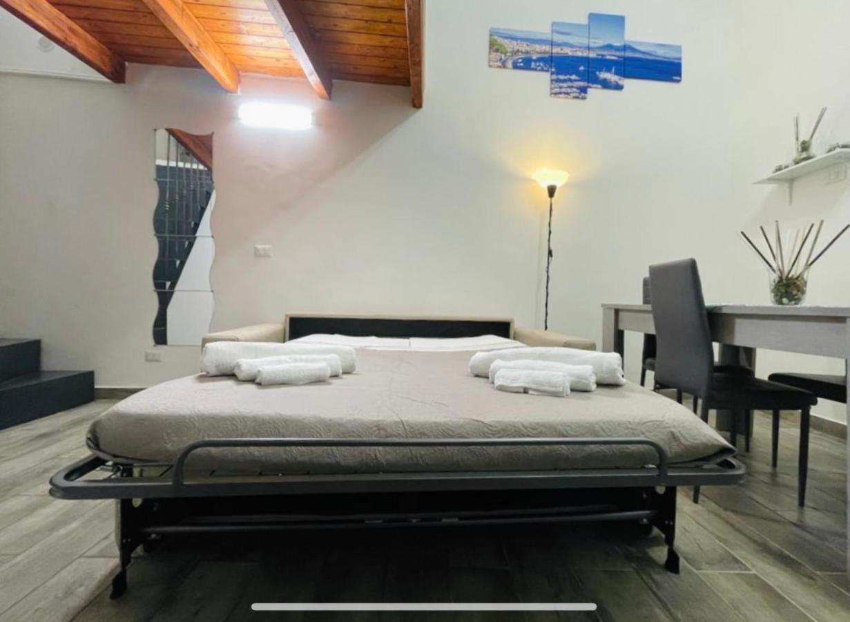 Appartamento Qs House Napoli Esterno foto