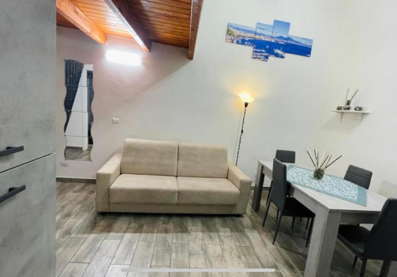 Appartamento Qs House Napoli Esterno foto