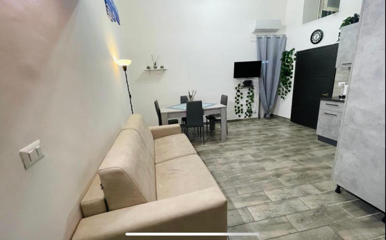 Appartamento Qs House Napoli Esterno foto